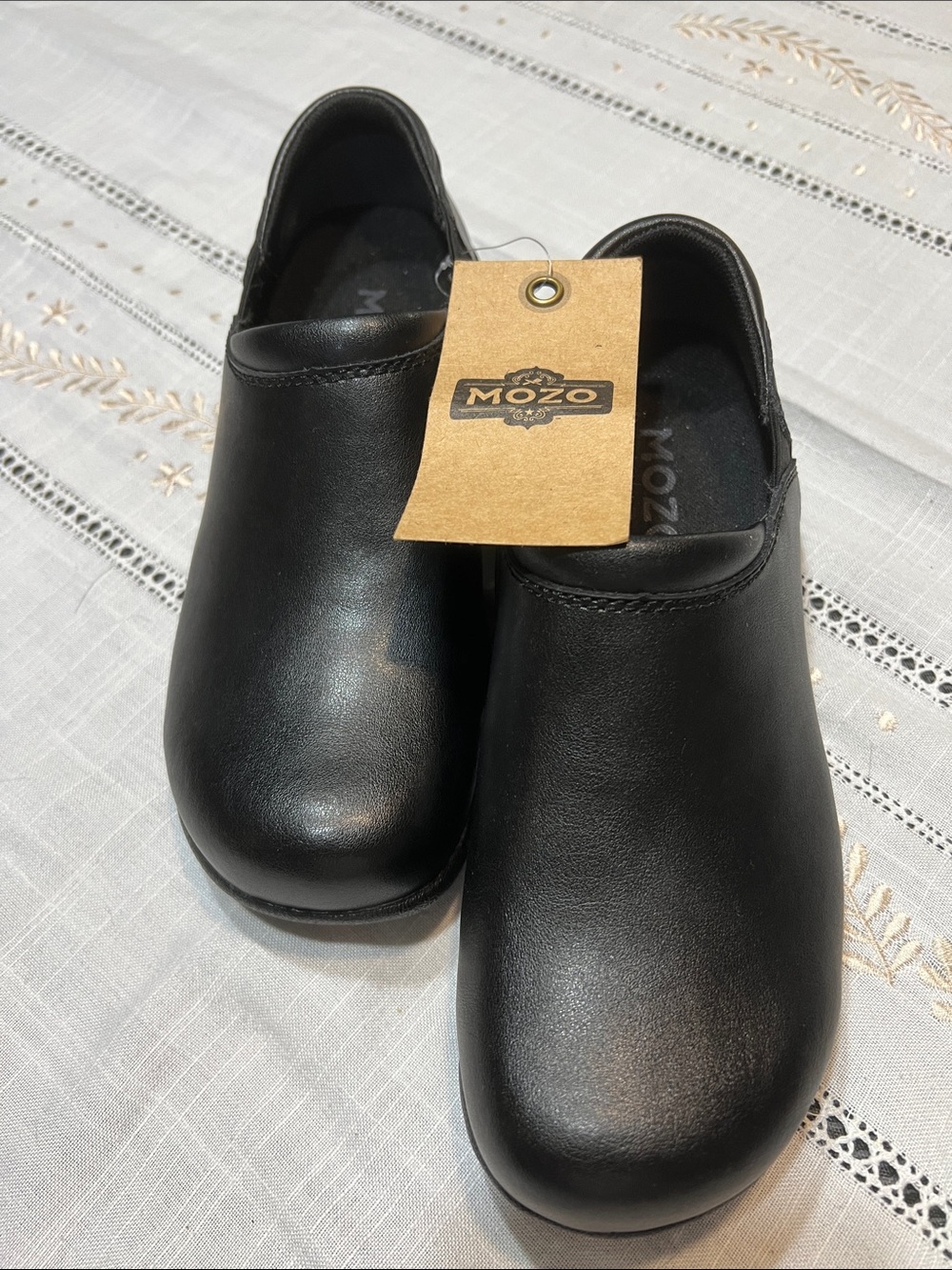 NWT Mozo Classic Black Leather  Non-Slip Restaurant Clogs
